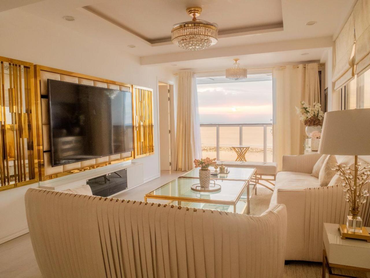 Beachfront Seaview Apartment Мале Экстерьер фото