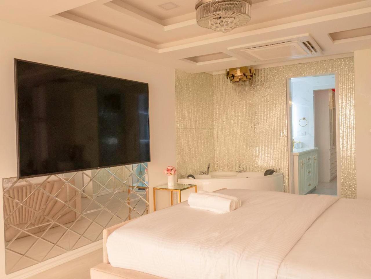 Beachfront Seaview Apartment Мале Экстерьер фото