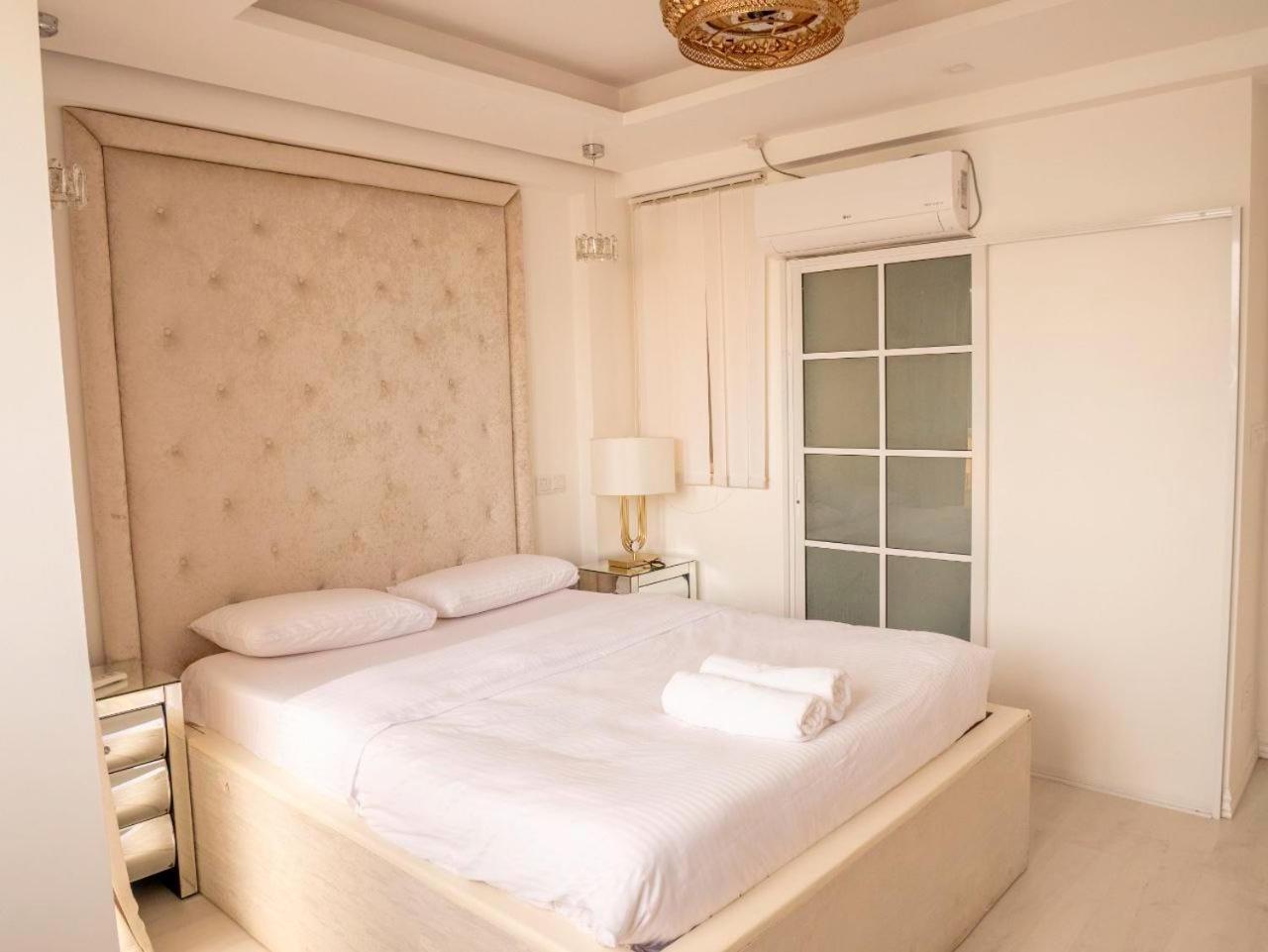 Beachfront Seaview Apartment Мале Экстерьер фото